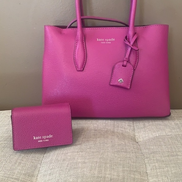 Kate Spade 2 piece Baja Rose Satchel/crossbody and wallet with silver chain - Picture 2 of 10